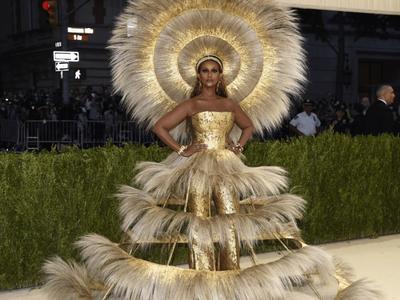 Top 10 most eye-catching Met Gala looks of 2021 - Bozy - Crypto, Celebs ...